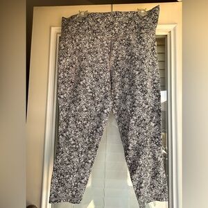 Athleta salutation stash patterned/textured leggings XL euc